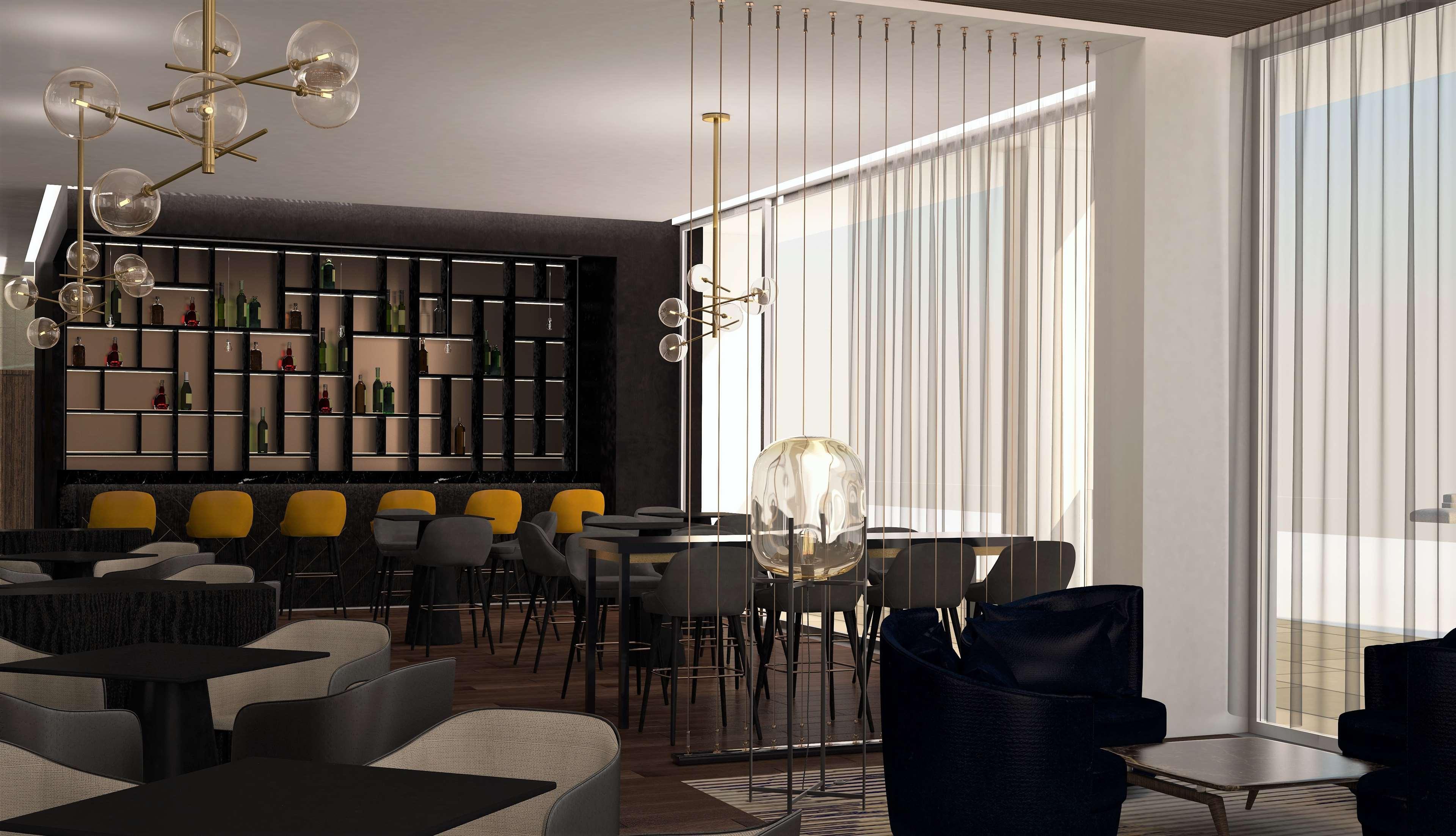 Radisson Blu Hotel, Lárnaka Eksteriør bilde The bar at the 100 Queen's Gate